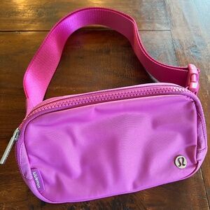 New LULULEMON Pink 1L Everywhere Crossbody Belt Bag